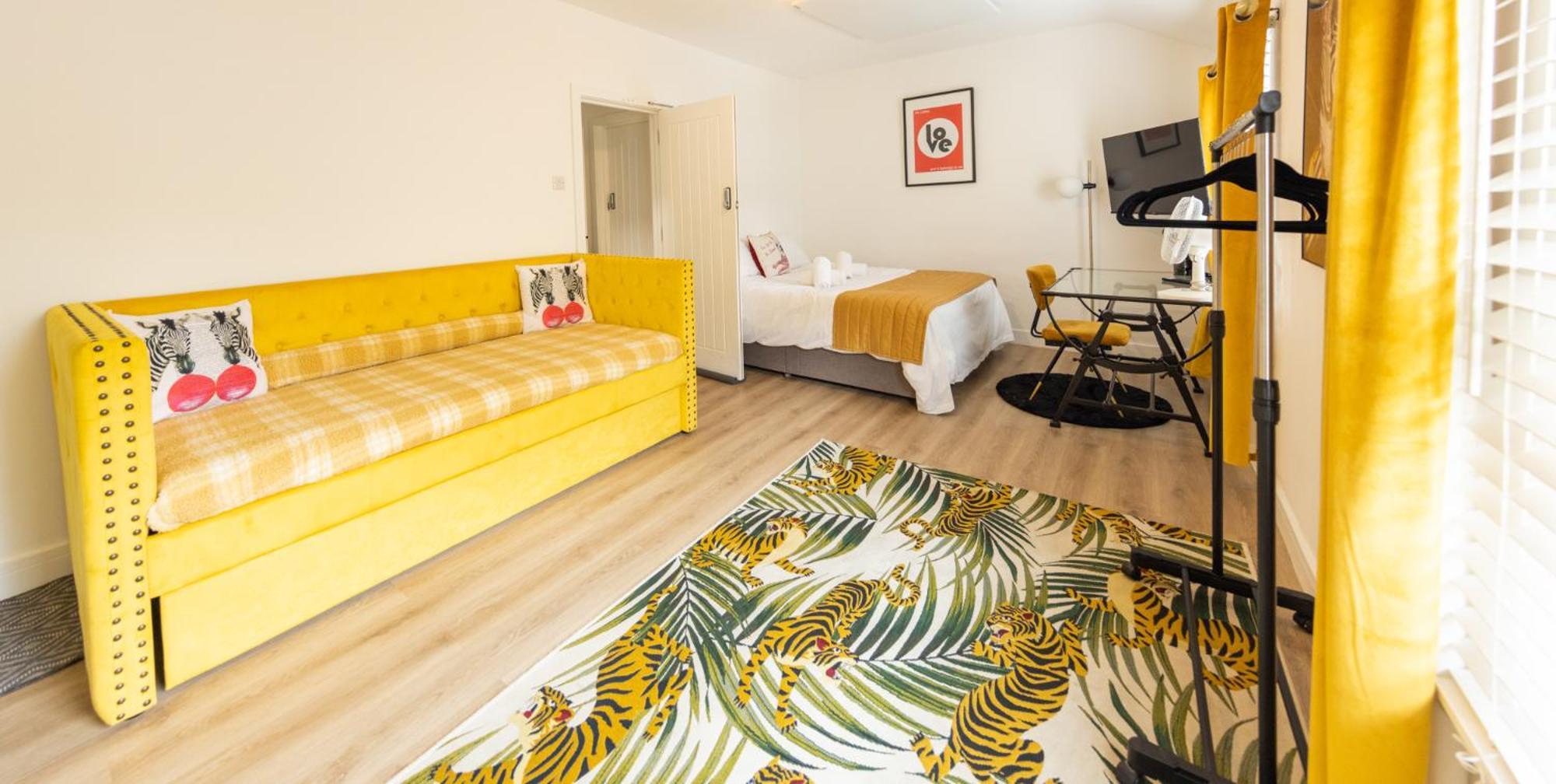 James' Place @ Pontmorlais Мертир-Тидвилл Экстерьер фото